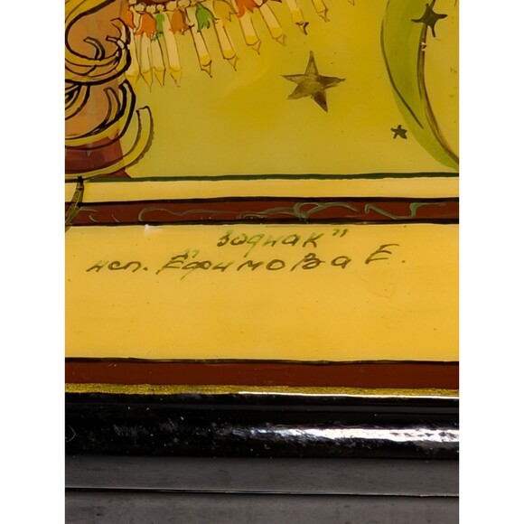 Hand-painted Russian lacquer box featuring Alphonse Mucha’s iconic “Zodiac” - Picture 8 of 10